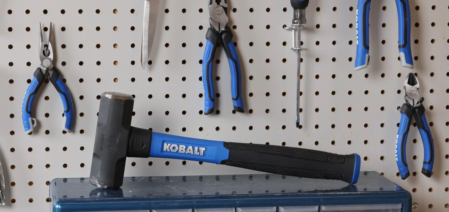 Kobalt 4 -lb Steel Head Fiberglass Handle Engineering Sledge Hammer 4 Kobalt 4 -lb Steel Head Fiberglass Handle Engineering Sledge Hammer -Kobalt Tools 48881948