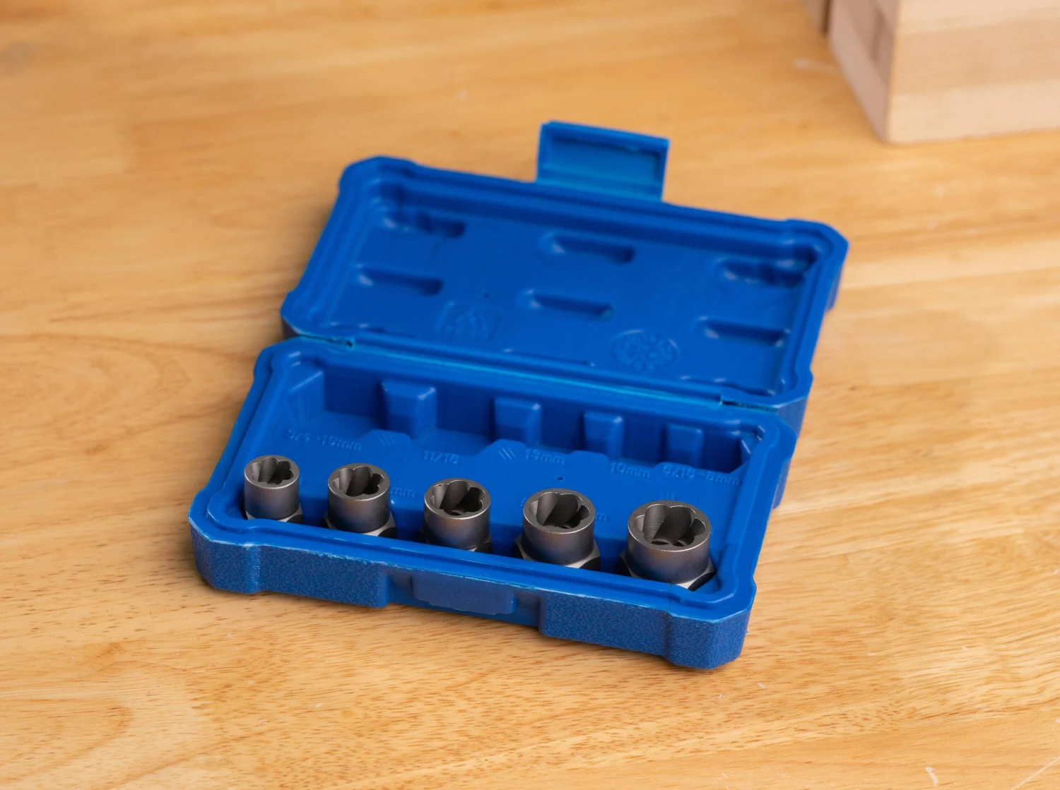 Kobalt 5 -Pack Metric And Standard (SAE) Assorted Drive Bolt Extractor Set 2 Kobalt 5 -Pack Metric And Standard (SAE) Assorted Drive Bolt Extractor Set -Kobalt Tools 60071595 scaled