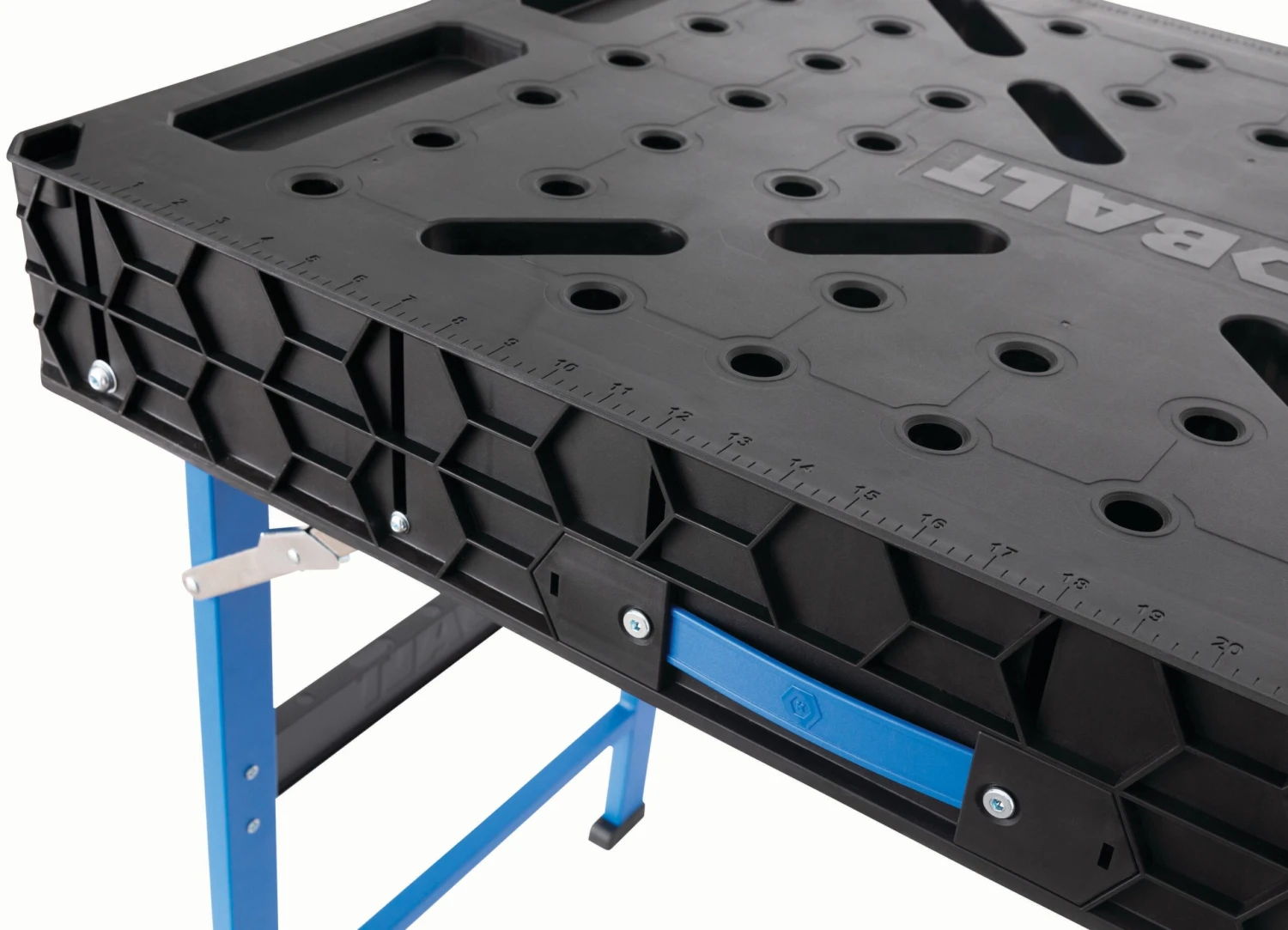 Kobalt 34.25-in L X 32-in H Black/Blue Plastic Portable Work Bench 5 Kobalt 34.25-in L X 32-in H Black/Blue Plastic Portable Work Bench -Kobalt Tools 66242140 scaled