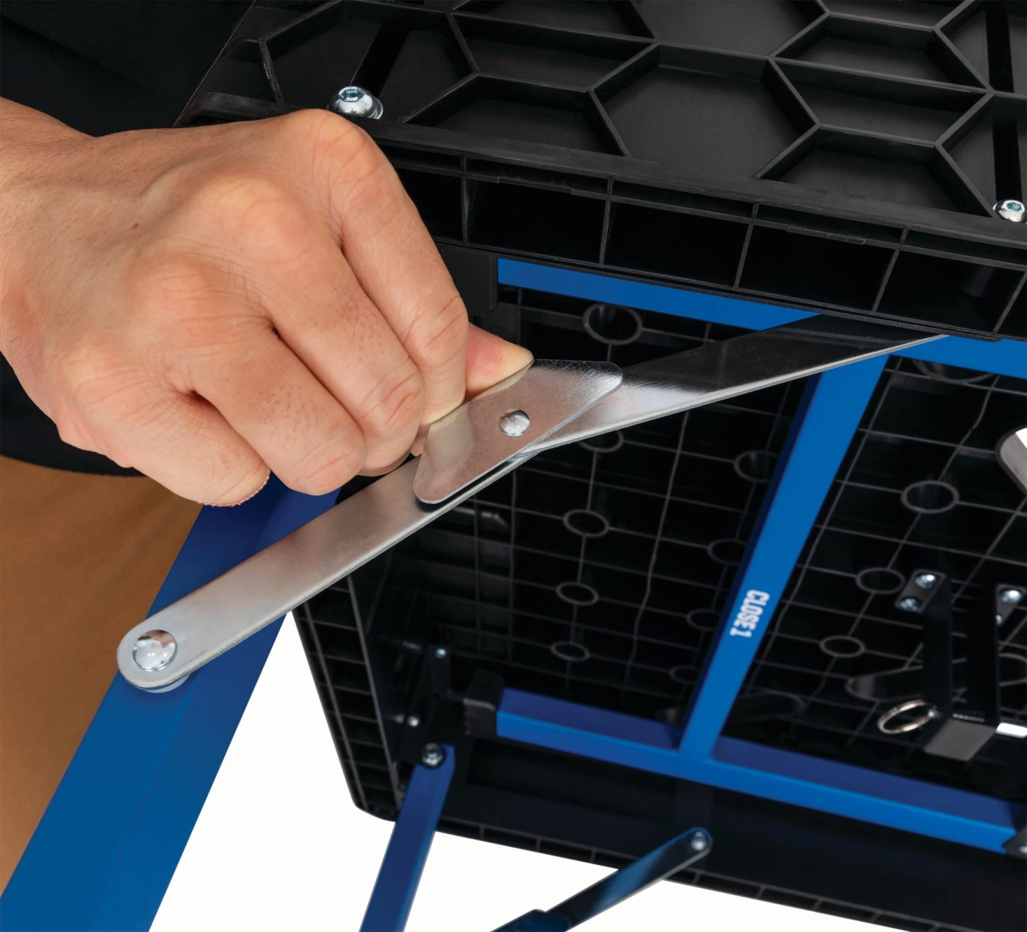 Kobalt 34.25-in L X 32-in H Black/Blue Plastic Portable Work Bench 14 Kobalt 34.25-in L X 32-in H Black/Blue Plastic Portable Work Bench -Kobalt Tools 66242143 scaled