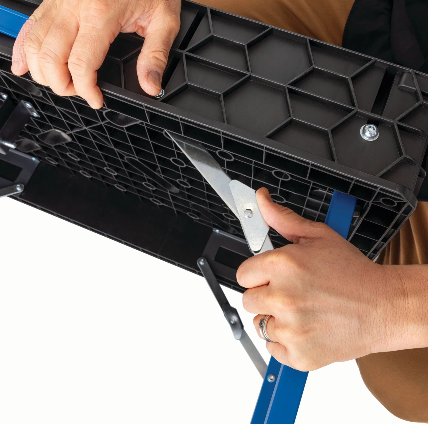 Kobalt 34.25-in L X 32-in H Black/Blue Plastic Portable Work Bench 15 Kobalt 34.25-in L X 32-in H Black/Blue Plastic Portable Work Bench -Kobalt Tools 66242146 scaled