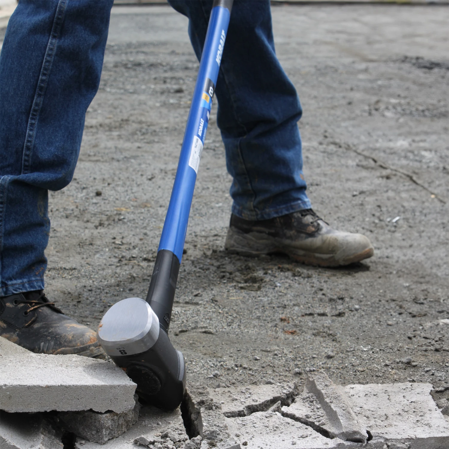 Kobalt 8 -lb Steel Head Fiberglass Handle Sledge Hammer 10 Kobalt 8 -lb Steel Head Fiberglass Handle Sledge Hammer -Kobalt Tools 67991331