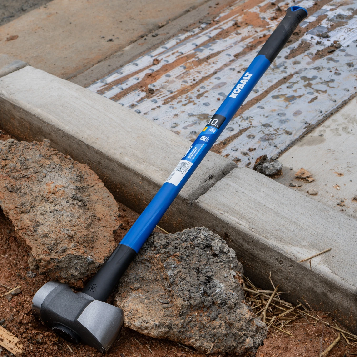 Kobalt 10 -lb Steel Head Fiberglass Handle Demolition Sledge Hammer 14 Kobalt 10 -lb Steel Head Fiberglass Handle Demolition Sledge Hammer -Kobalt Tools 67991400