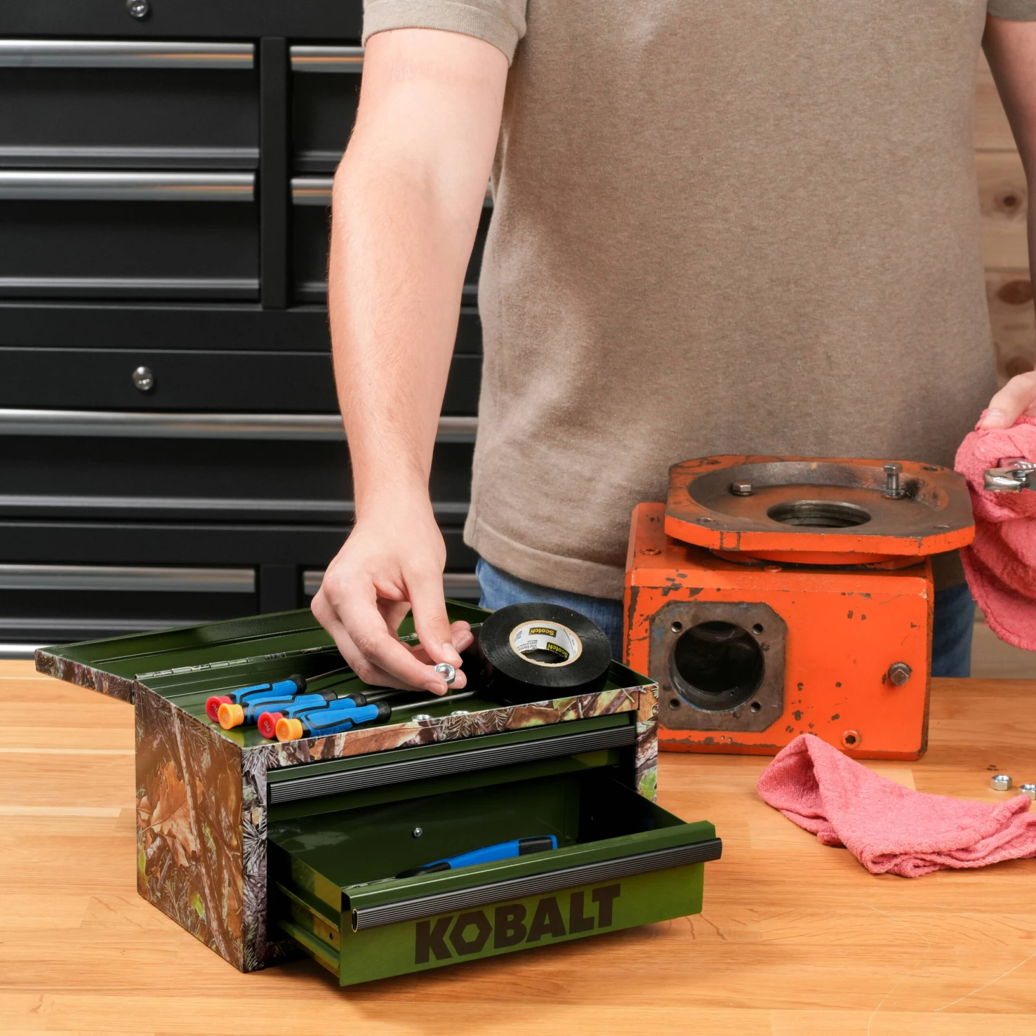 Kobalt Portable Mini Toolbox 10.83-in W X 5.91-in H X 5.91-in D 2 -Drawer Camo Steel Tool Box 7 Kobalt Portable Mini Toolbox 10.83-in W X 5.91-in H X 5.91-in D 2 -Drawer Camo Steel Tool Box -Kobalt Tools 68176480 scaled